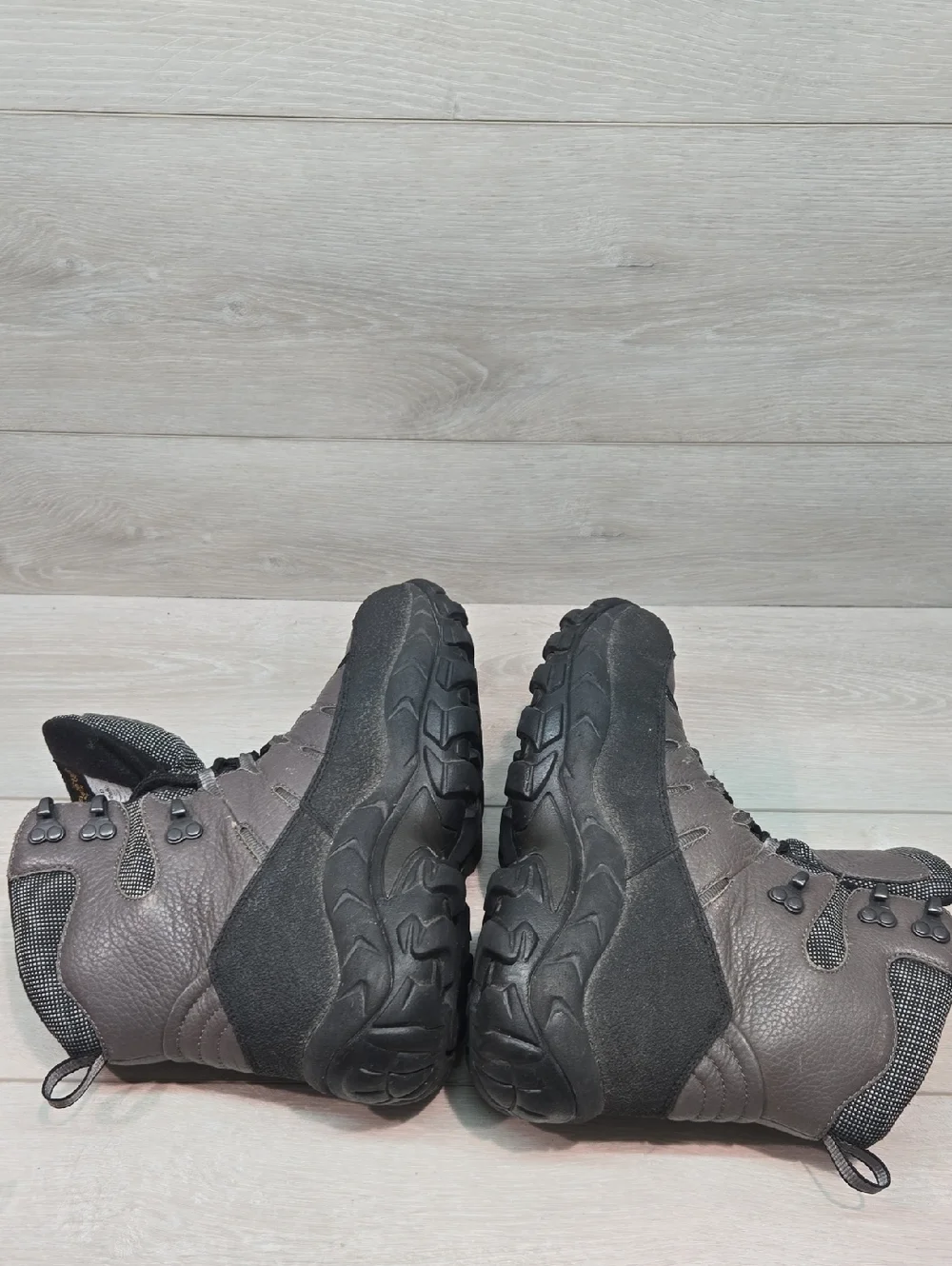 Cabelas Mens Dry Plus Thinsulate Gray& Black Insulated Hiking Boots Shoes Sz 9D
